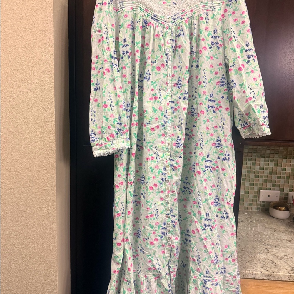 Eileen West Long Sleeve Floral Dress - White and Pink